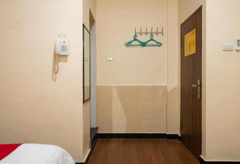 اتاق استاندارد, Reddoorz Plus Near Ramayana Pematangsiantar