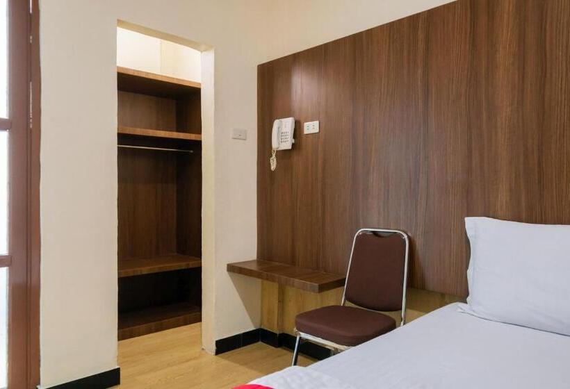 سوییت جونیور, Reddoorz Plus Near Ramayana Pematangsiantar