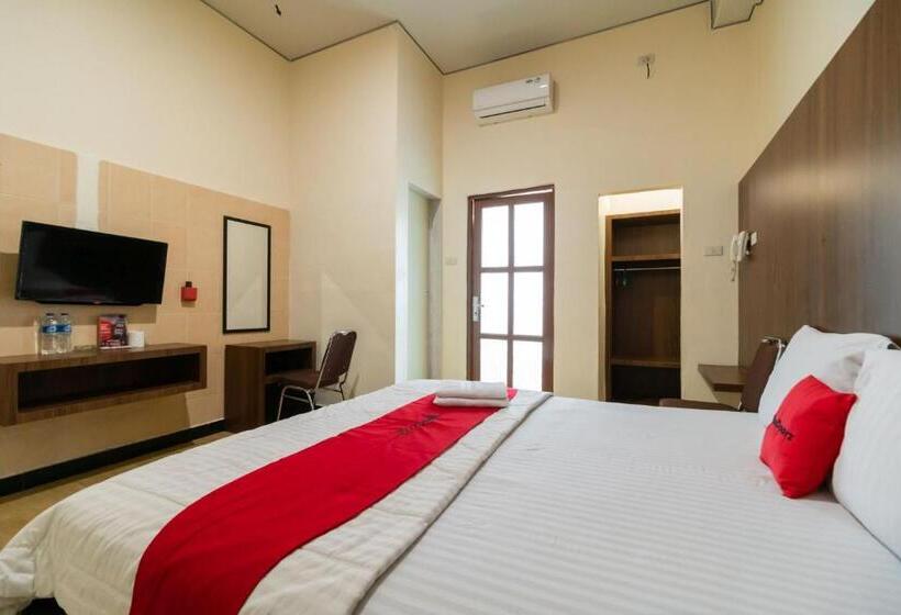 سوییت جونیور, Reddoorz Plus Near Ramayana Pematangsiantar