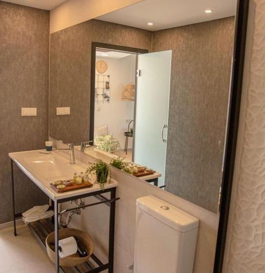 اتاق استاندارد, Payava Hotel By True Blue