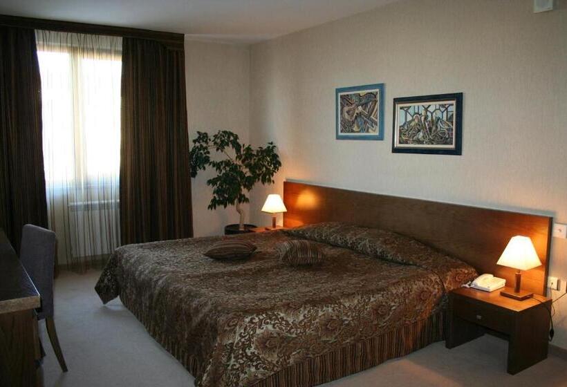 2 Bedroom Suite with Balcony, Evelina Palace Hotel