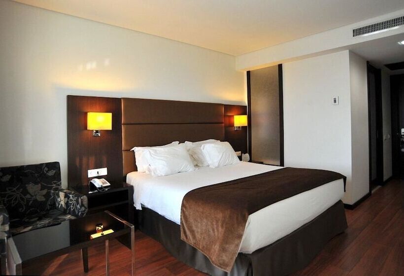 Standard Room with Balcony, Axis Porto Business & Spa