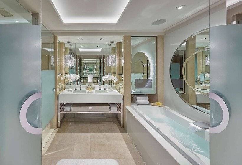 اتاق پرمیوم, Crown Towers Melbourne