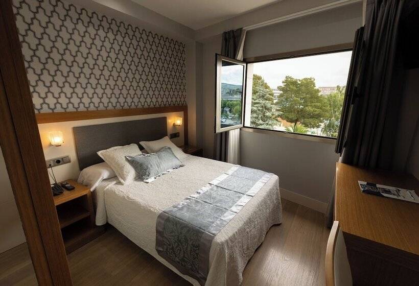 Standard Single Room, Montedobra