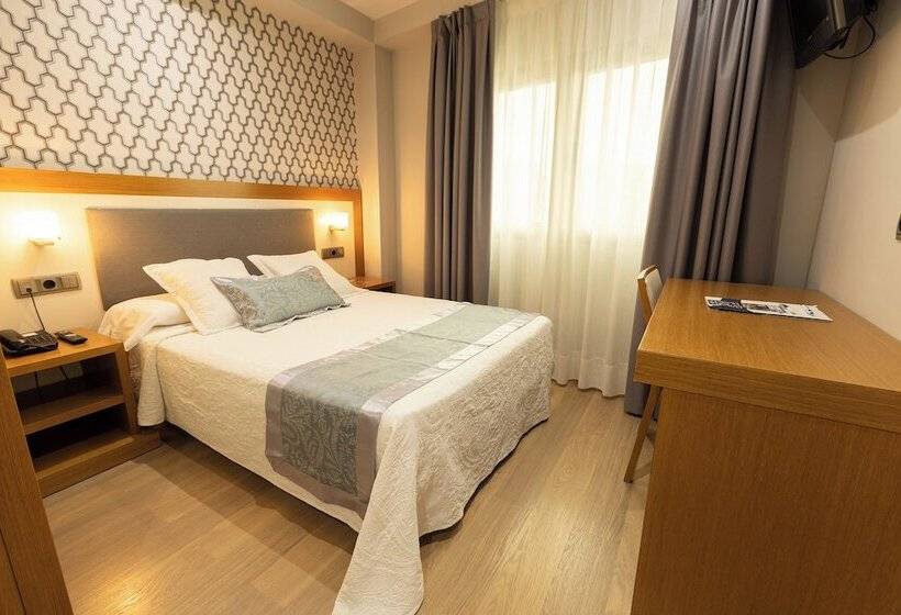 Standard Single Room, Montedobra