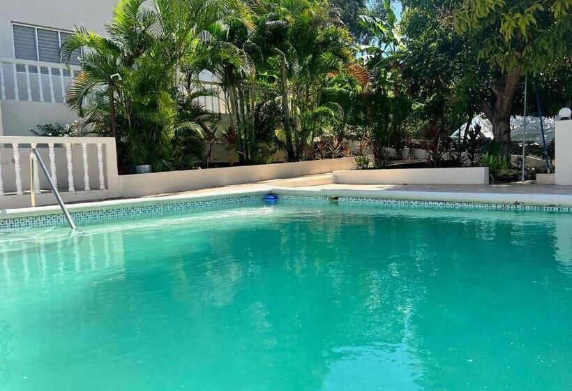 اتاق سوپریور با چشم‌انداز دریا, Retreat Guest House