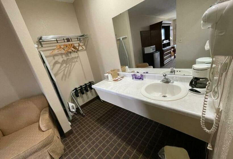 Quarto standard, Knights Inn & Suites Emporia