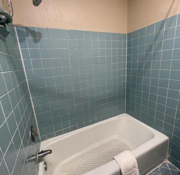 اتاق استاندارد, Knights Inn & Suites Emporia