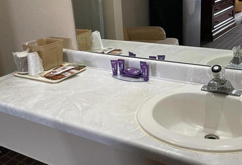 اتاق استاندارد, Knights Inn & Suites Emporia