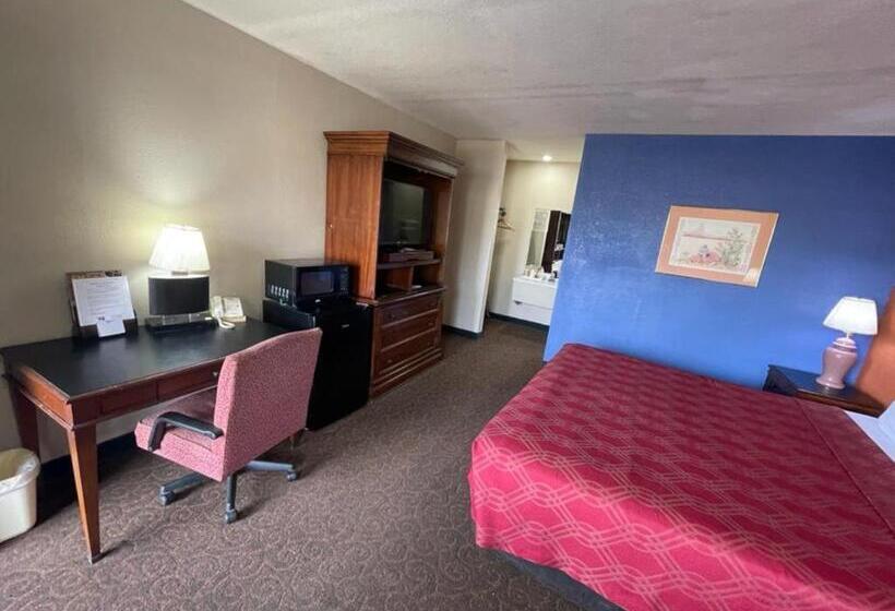 اتاق استاندارد با تخت بزرگ, Knights Inn & Suites Emporia