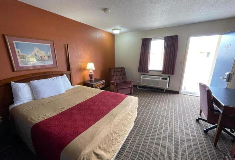 Quarto Standard Cama King, Knights Inn & Suites Emporia