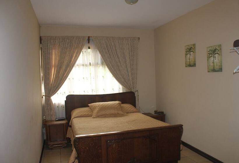 اتاق استاندارد یک نفره, Santa Maria Inn