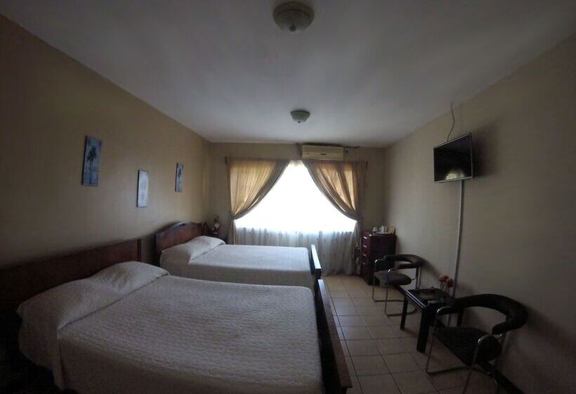 اتاق استاندارد چهار تخته, Santa Maria Inn