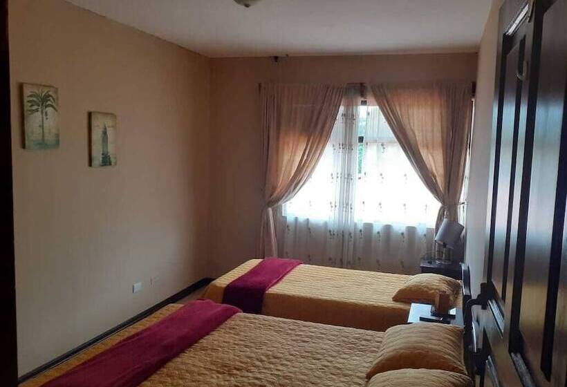 اتاق استاندارد سه نفره, Santa Maria Inn