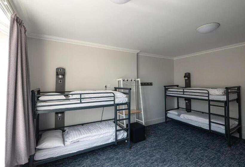 تختخواب در اتاق مشترک, A&o Brighton Beach
