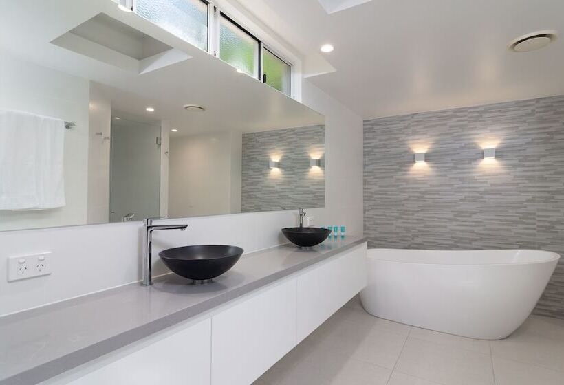 آپارتمان مدیریتی 3 خوابه, Mandalay Luxury Beachfront Apartments