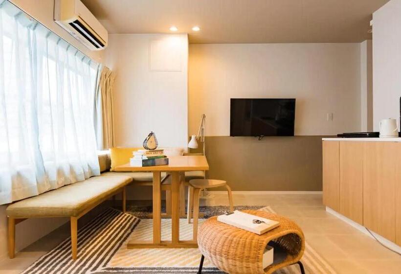 سوییت لوکس, 8b Hotel  Osaka Nishikujo Apartment