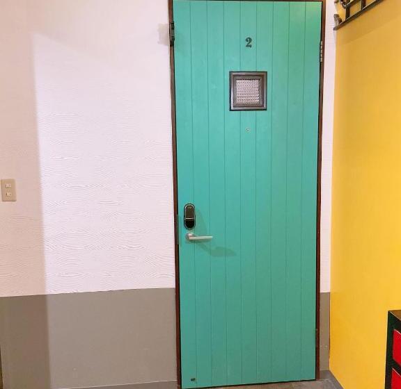 سوییت خانوادگی, Room Inn Shanghai 横浜中華街 Room 2