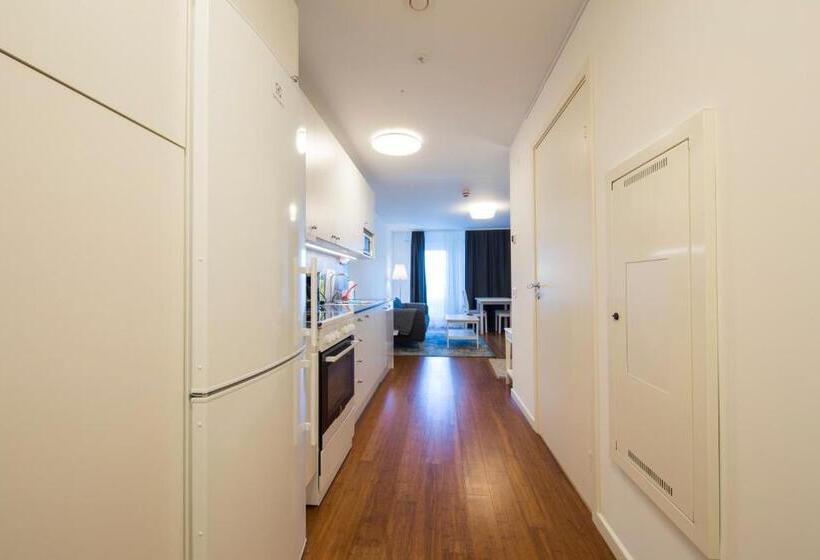استودیوی سوپریور, Continental Apartment Hotel Sollentuna