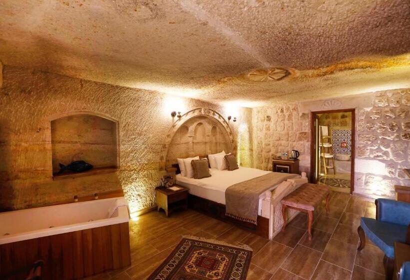 سوییت, Ada Cave Suites