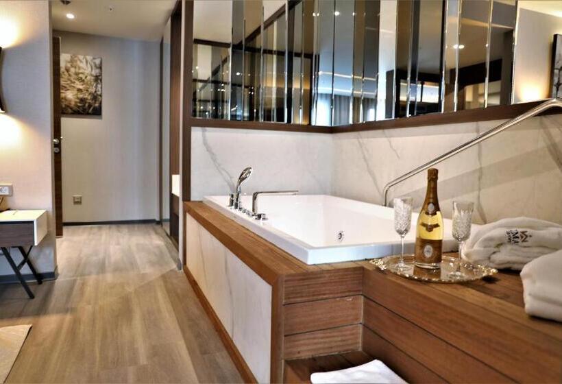 سوییت خانوادگی, Limak Skopje Luxury