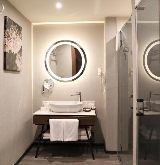 سوئیت سینیور, Limak Skopje Luxury