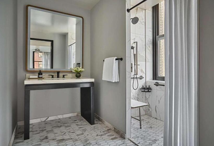 اتاق استاندارد با تخت بزرگ برای معلولان, Pendry Chicago