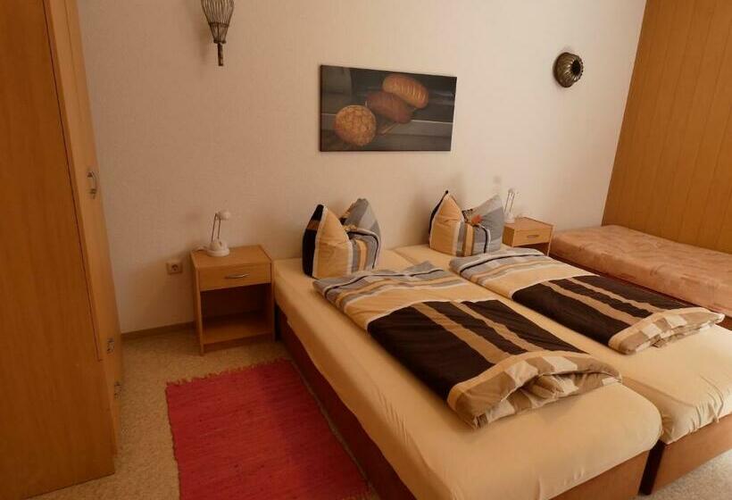 آپارتمان 1 خوابه, Pension Ufert