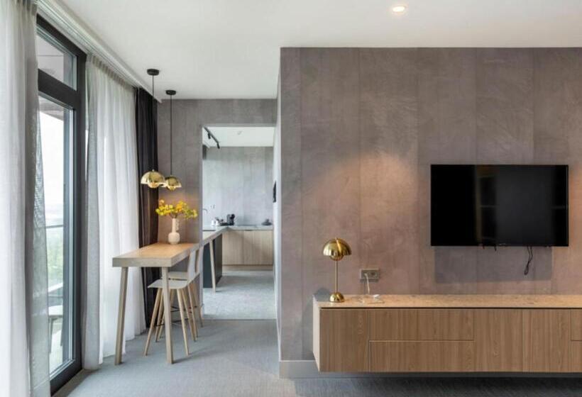 キングサイズベッドのスイートルーム, Van Der Valk Hotel Deventer