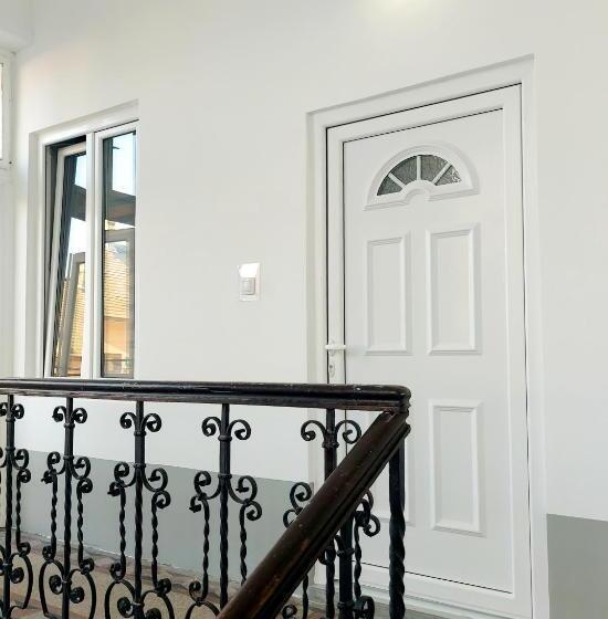 استودیوی لوکس, Centar Lux 2