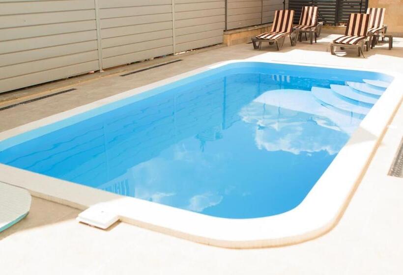 آپارتمان 1 خوابه با چشم‌انداز دریا, Apartamenty Terrasa