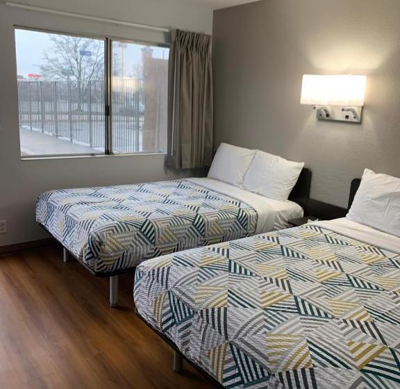 اتاق استاندارد چهار تخته, Motel 6dayton, Oh