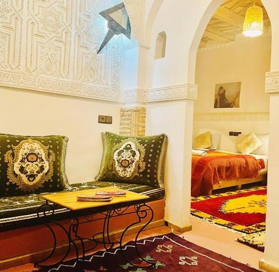 سوییت خانوادگی, Auberge La Fibule Du Dades