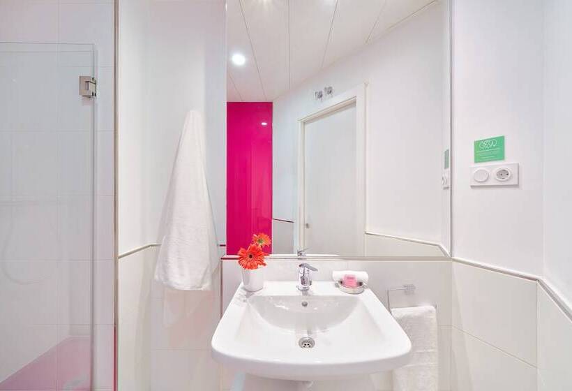 Családi Apartman, Blume Cruz Suites