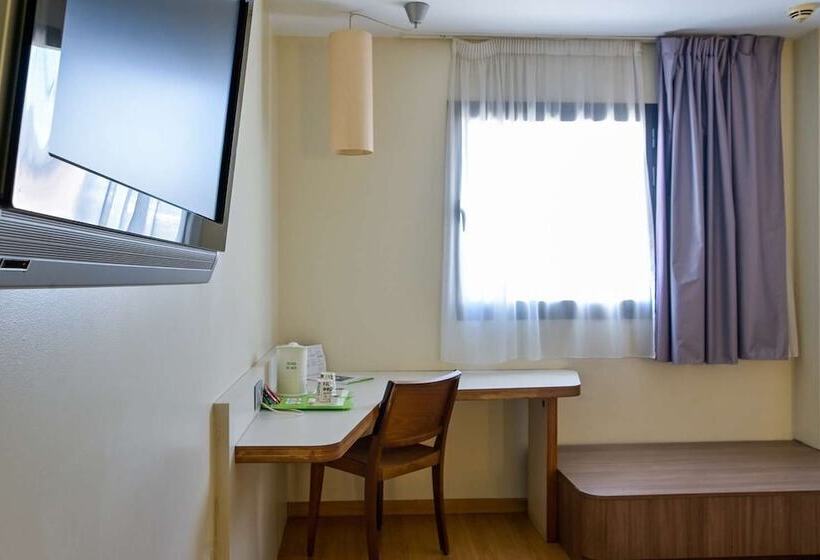 اتاق استاندارد, Travelodge Málaga Airport