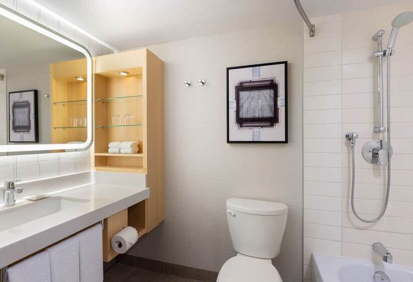 اتاق استاندارد با 2 تخت دوبل, Delta Hotels By Marriott Grand Okanagan Resort