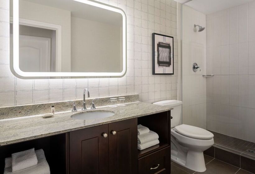 آپارتمان 3 خوابه, Delta Hotels By Marriott Grand Okanagan Resort