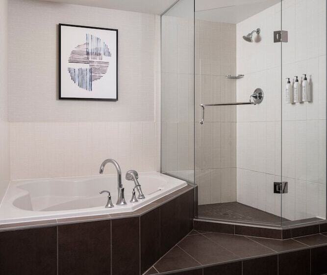 آپارتمان 3 خوابه, Delta Hotels By Marriott Grand Okanagan Resort