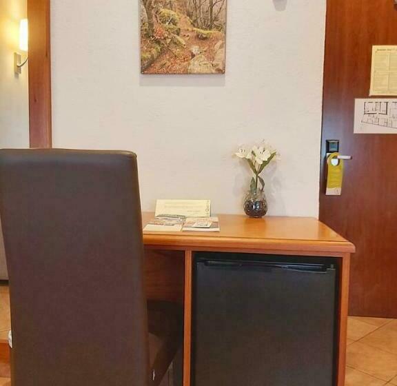 اتاق استاندارد, Restaurante La Quadra