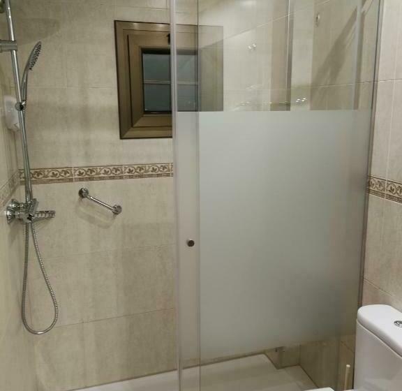 اتاق استاندارد, Restaurante La Quadra