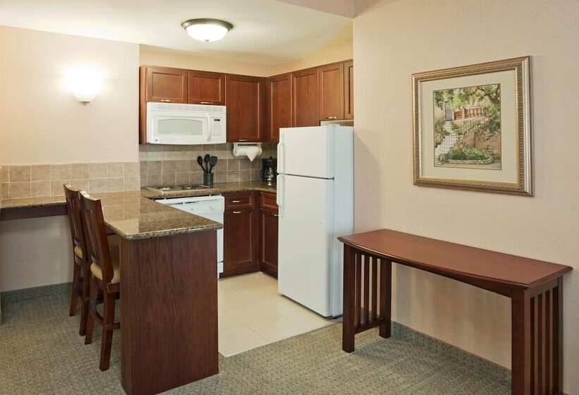 سوئیت 2 خوابه, Staybridge Suites Oakville Burlington, An Ihg