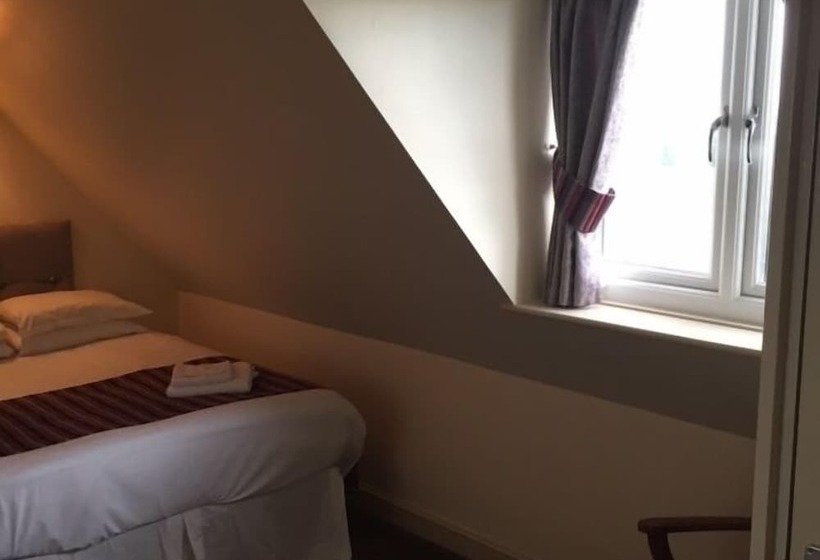 اتاق استاندارد یک نفره, Strawberry Bank Hotel, Nec