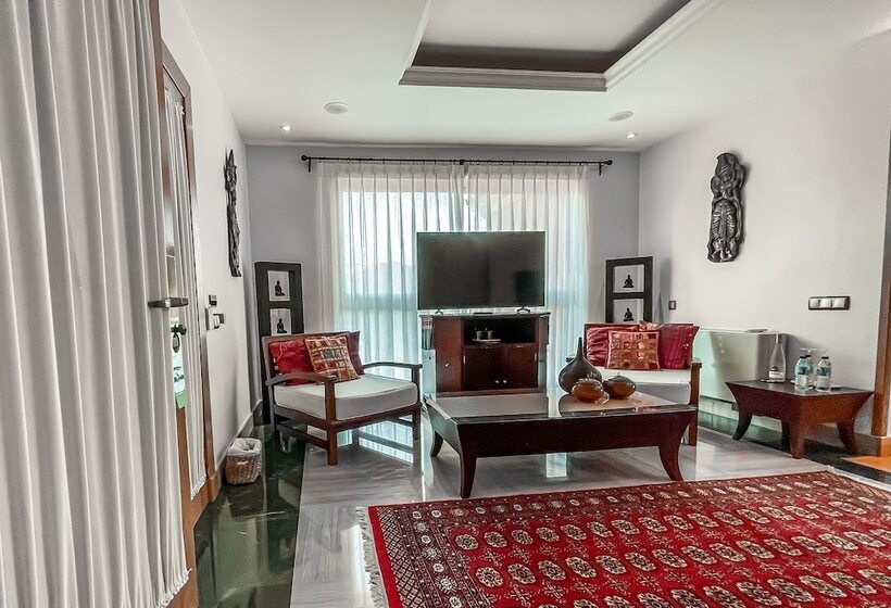 Presidential Suite, The Marbella Heights Boutique