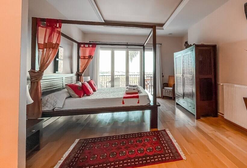 프레지덴셜 스위트, The Marbella Heights Boutique