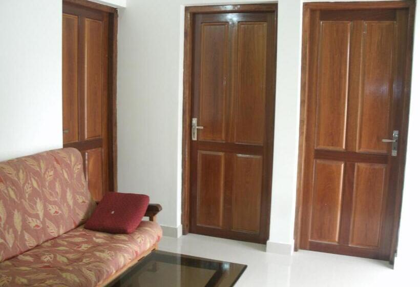 اتاق لوکس, Jacaranda Holiday Home