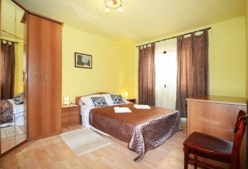 آپارتمان 1 خوابه با تراس, Apartments And Rooms With Parking Space Porec   6917
