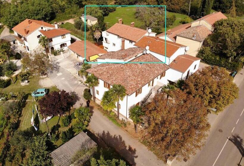 آپارتمان 1 خوابه با تراس, Apartments And Rooms With Parking Space Porec   6917
