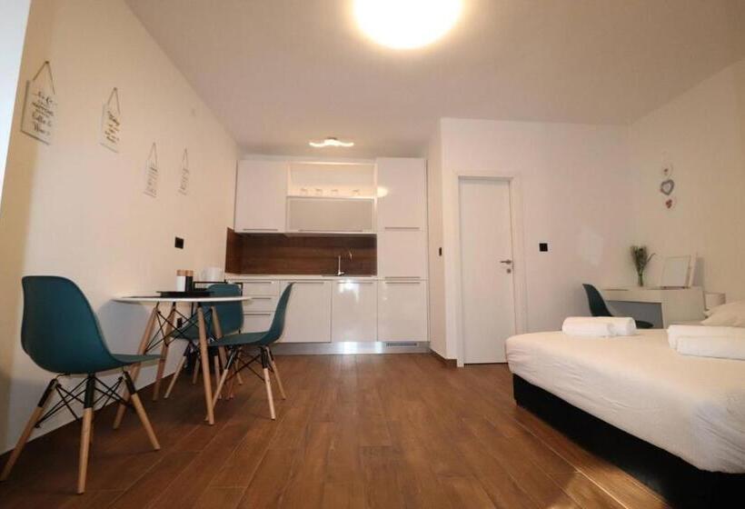 آپارتمان 1 خوابه, Apartments And Rooms With Parking Space Porec   6917