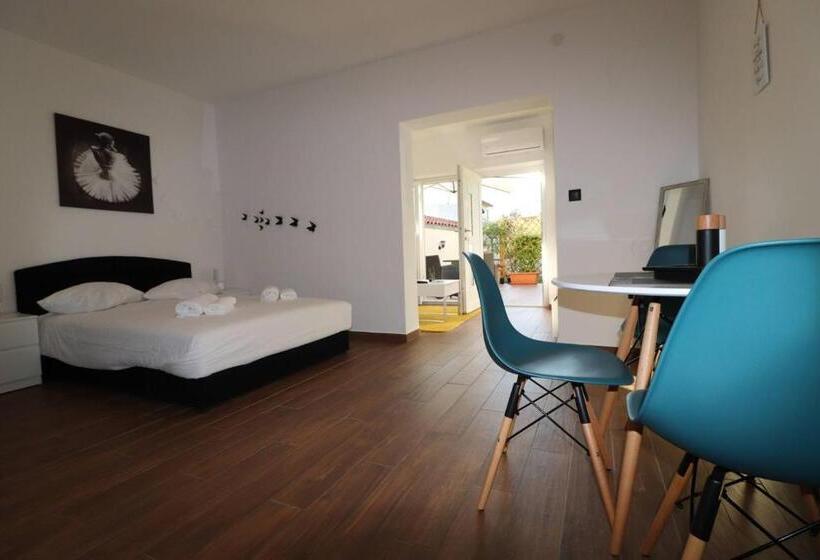 آپارتمان 1 خوابه, Apartments And Rooms With Parking Space Porec   6917