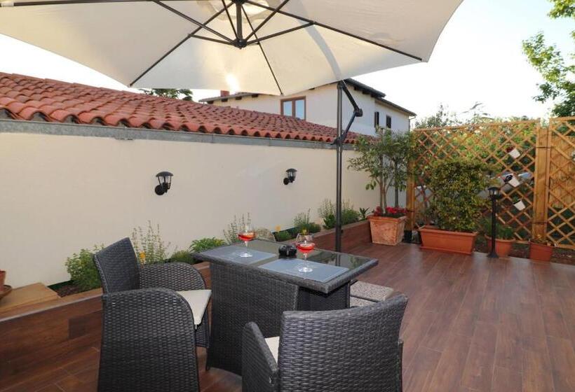 آپارتمان 1 خوابه, Apartments And Rooms With Parking Space Porec   6917